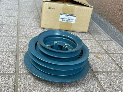 OEM Genuine Nissan PULLEY CRANKSHAFT 280ZX Cedric Skyline TR-X 12303-P8111 NEW - Image 2